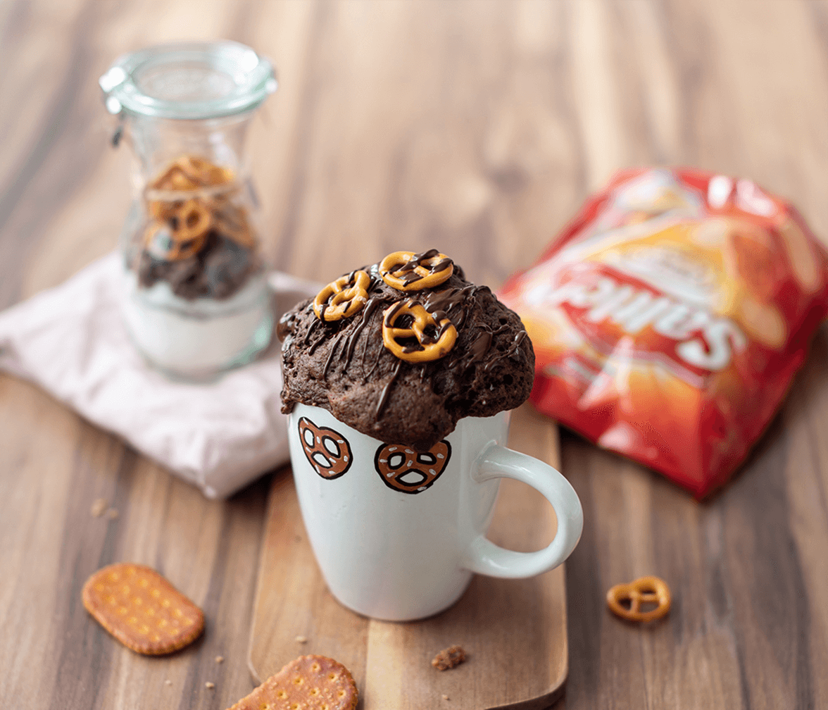 Mikrowellen-Schokokuchen mit Mini-Salzbrezeln