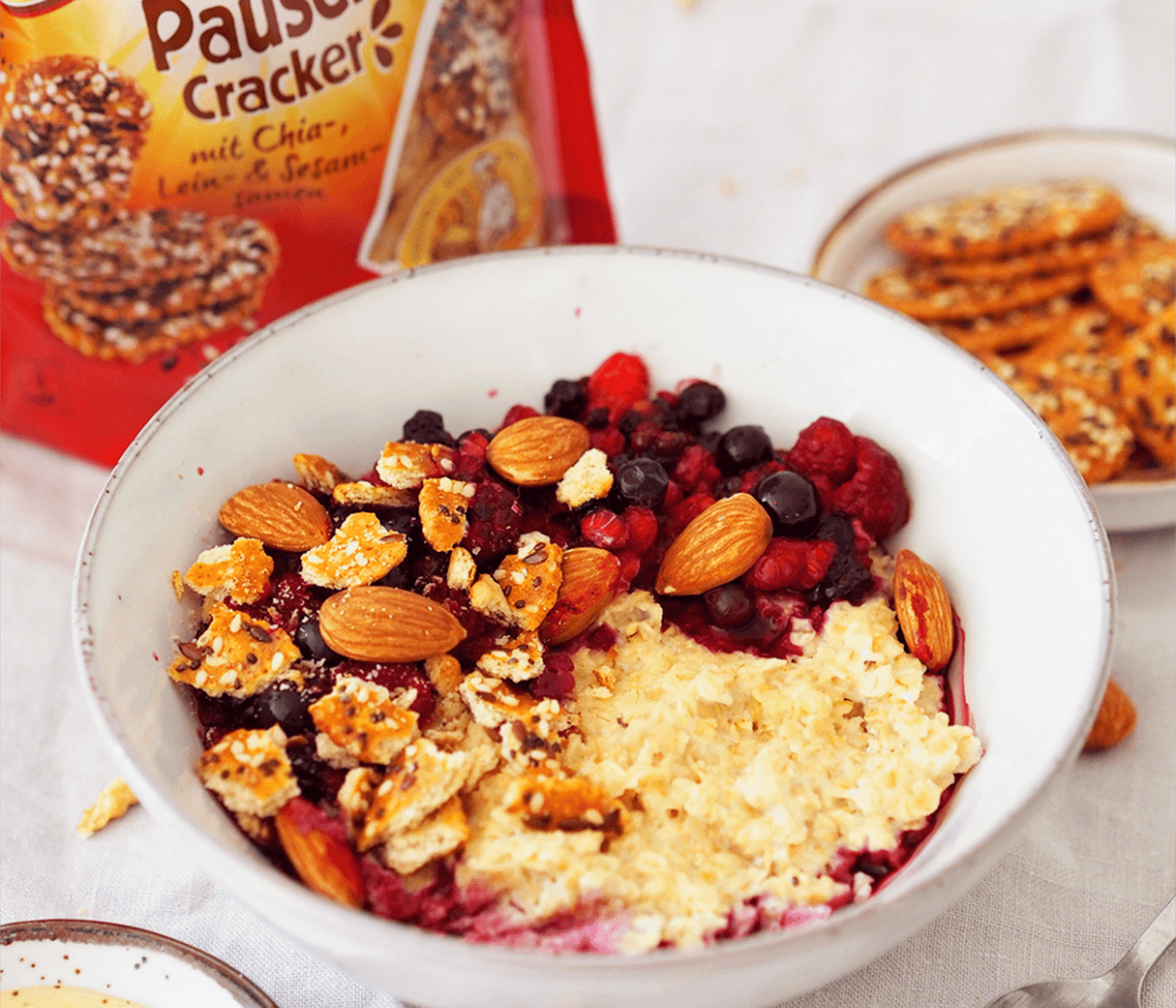 Porridge mit Pausencracker Topping