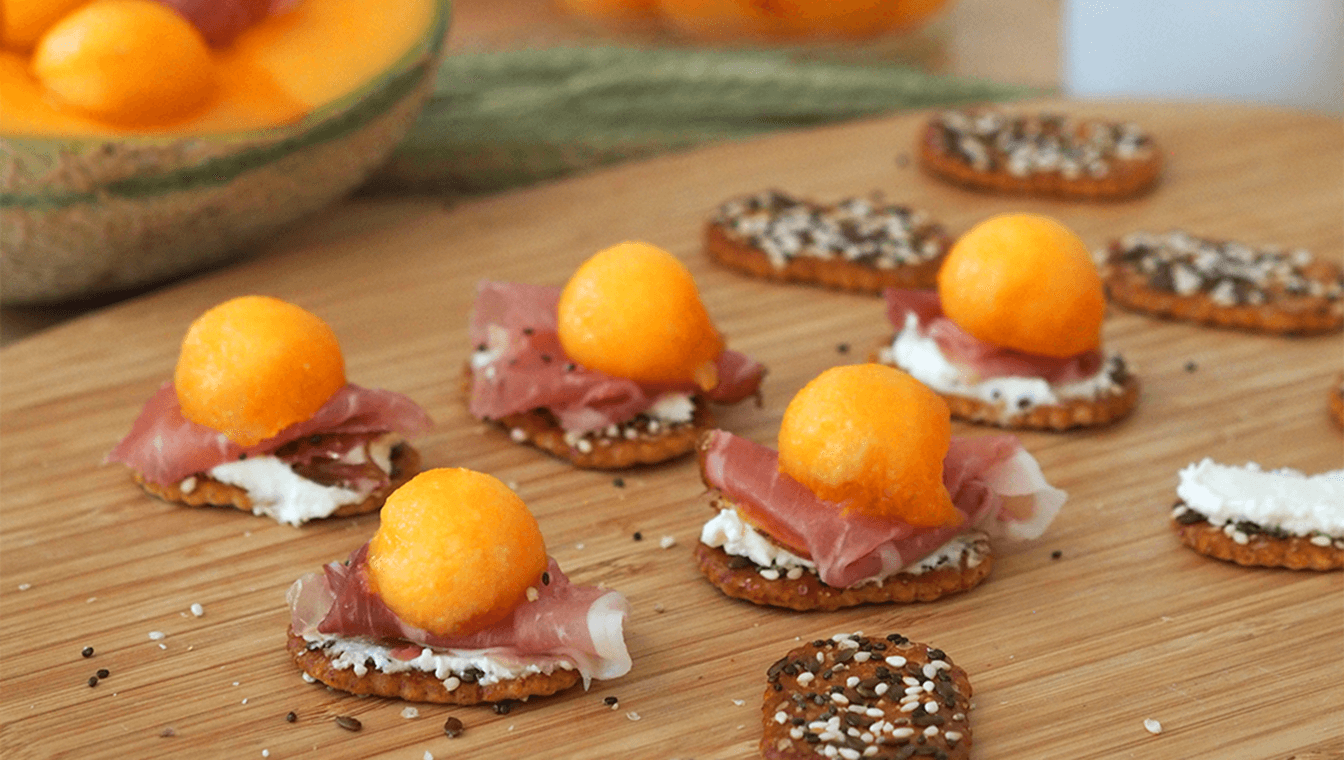 Rohschinken-Melonen-Cracker