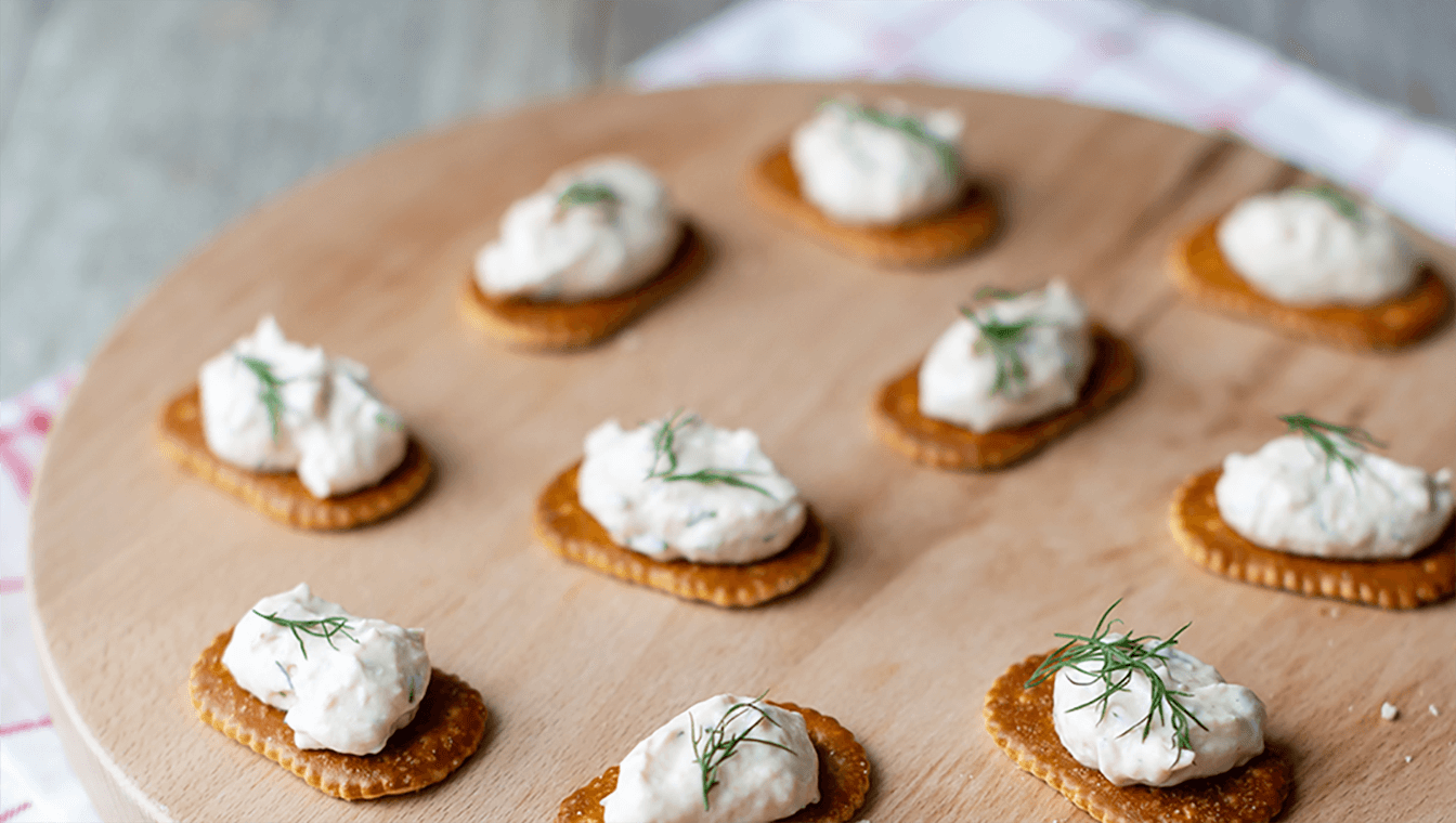 Lachs-Frischkäse-Cracker